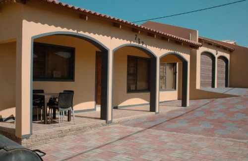 Karas House | JJP SELF CATERING - Three bedroom house