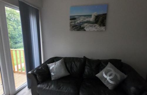 Bude Ski Chalet | JJs Lodge Holiday Home 14 The Park Bude