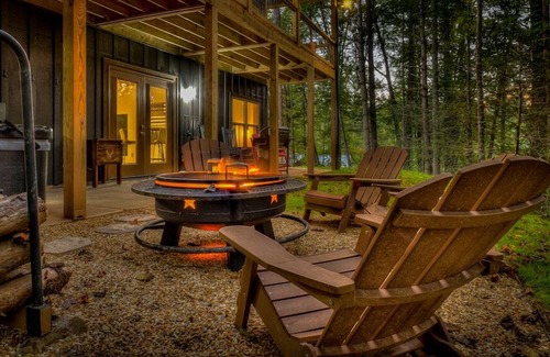 Epworth Cabin | JKJK Lodge - Pet Friendly | Fenced In Yard with Fire Pit | Hot Tub