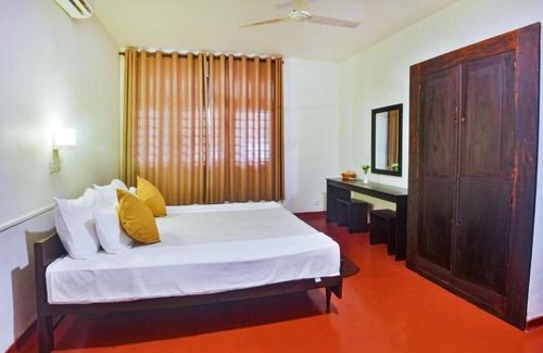 Hikkaduwa House | JLH Beach Hotel Hikkaduwa