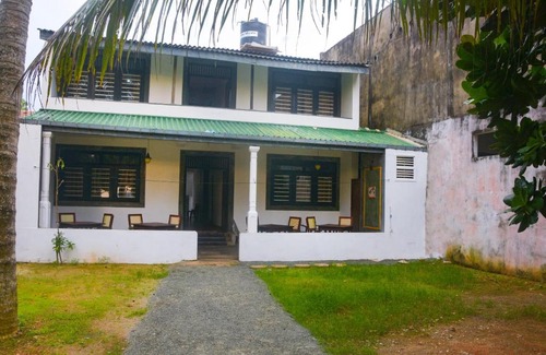 Hikkaduwa House | JLH Beach Hotel Hikkaduwa