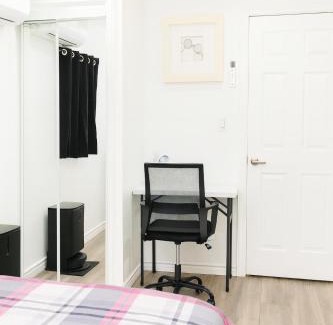 East Windsor House | Jnice Residence
