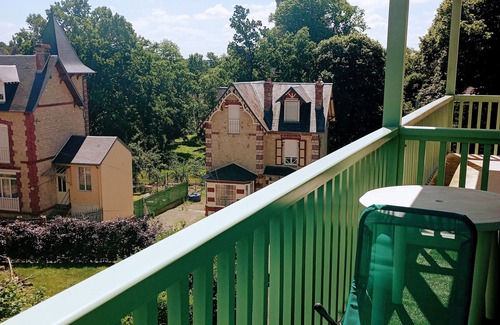 Bagnoles-de-l'Orne Apartment | ❤️Joli studio with balcony 400m from the spa and close to shops.