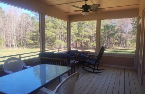 Chapel Hill House | Jo Mac pond-side retreat