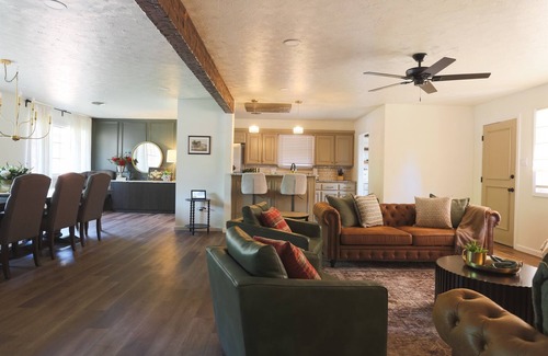Lubbock House | Jockey Club in Melonie Park