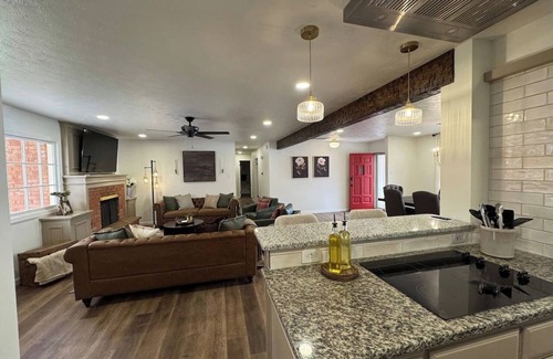 Lubbock House | Jockey Club in Melonie Park
