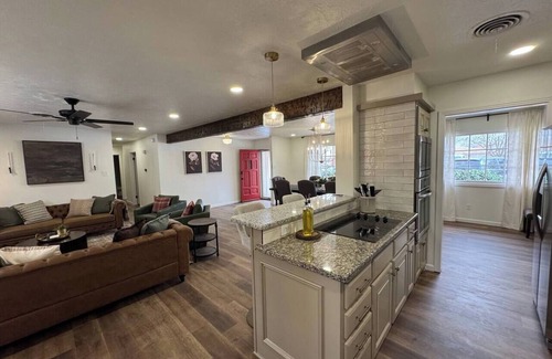 Lubbock House | Jockey Club in Melonie Park