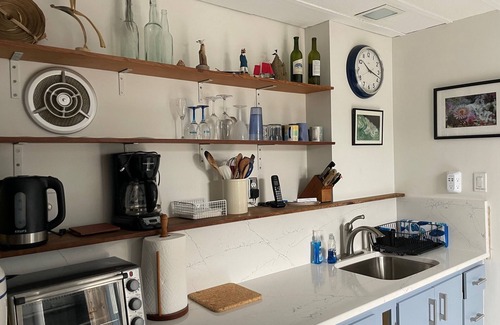McDonald Apartment | Joe's Studio on Tomales Bay, Bleu Bay Cove, Marshall, Pt Reyes National Park