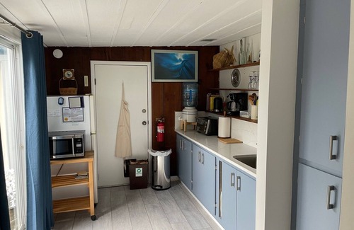 McDonald Apartment | Joe's Studio on Tomales Bay, Bleu Bay Cove, Marshall, Pt Reyes National Park