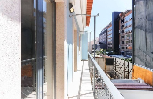 Sao Jose Apartment | JOIVY Classy apt near Avenida station
