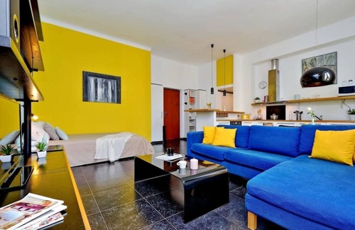 Tre Torri Apartment | JOIVY Colorful Studio for 2 near Arco della Pace