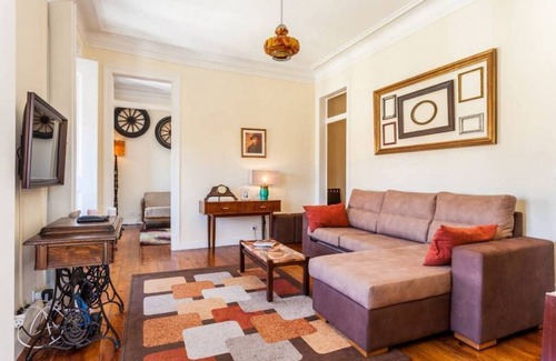 Merces Apartment | JOIVY Cosy 3BR Apt w/workspace in Principe Real, nearby Science museum