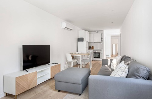 Sao Jose Apartment | JOIVY Minimalistic apt w/patio in Principe Real