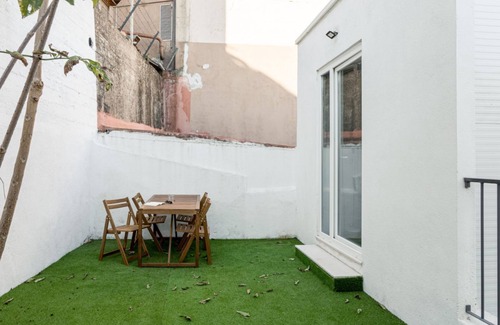 Sao Jose Apartment | JOIVY Minimalistic apt w/patio in Principe Real
