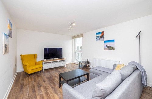 Ellemford Apartment | JOIVY Modern 2-bedroom flat near Inverleith Park