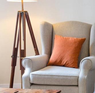 Stockbridge Apartment | JOIVY Stylish Apt in Trendy New Town Location