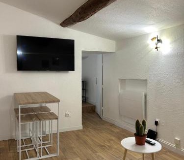 Saint-Maximin-la-Sainte-Baume Apartment | Joli T2 en plein coeur de Saint Maximin