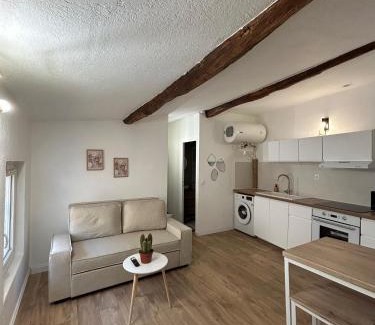Saint-Maximin-la-Sainte-Baume Apartment | Joli T2 en plein coeur de Saint Maximin