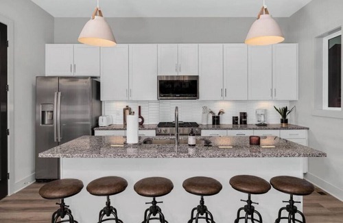 Talbot's Corner Villa | Jolene`s Rooftop - Amazing views of downtown