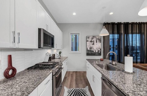 Talbot's Corner Villa | Jolene`s Rooftop - Amazing views of downtown