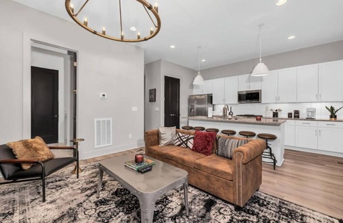 Talbot's Corner Villa | Jolene`s Rooftop - Amazing views of downtown