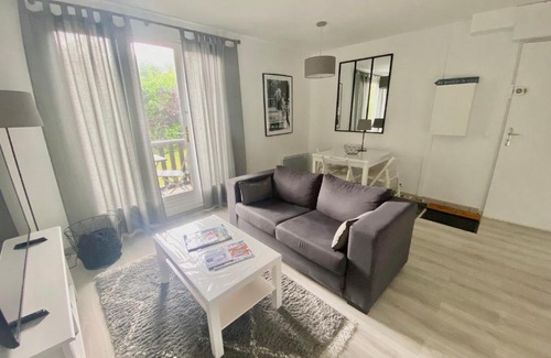 Saint-Arnoult Apartment | Joli 2 pièces à St Arnoult rénové