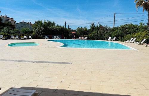 Les Termes Apartment | Joli Appartement 2 Chambres - Terrasse vue mer