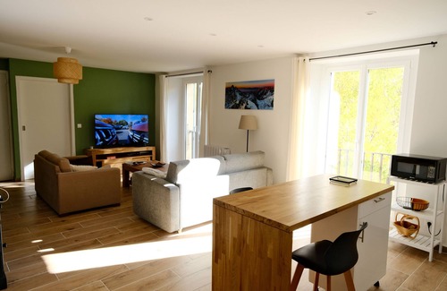 Err Apartment | Joli Appartement 85 m2 Avec Vues sur Montagne et Jardin Dans les Pyrénées 66