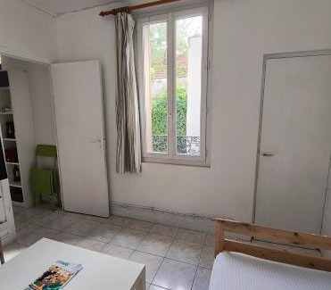 Epinay-sur-Seine Apartment | Joli appartement deux pièces avec terrasse dans le calme