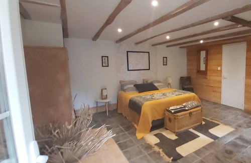 Charce-Saint-Ellier-sur-Aubance House | Joli Gîte Cosy, Jardin et Piscine Proche D'angers