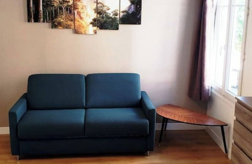 Silly-Gallieni Apartment | Joli Studio en Dernier Étage