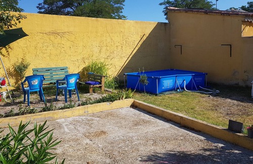Carpentras Apartment | Joli Studio Avec Terrasse, Jardin et Piscine
