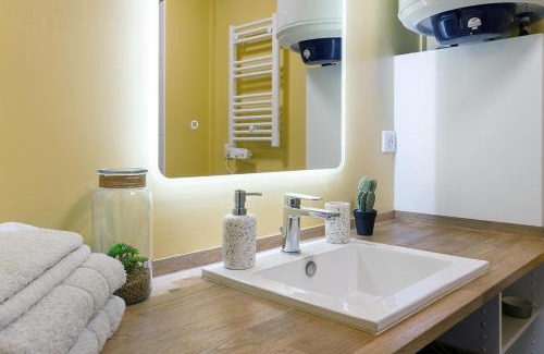 Saint-Joseph de Porterie Apartment | Joli studio - Parking Privé - WIFI Très Haut Débit - Au calme