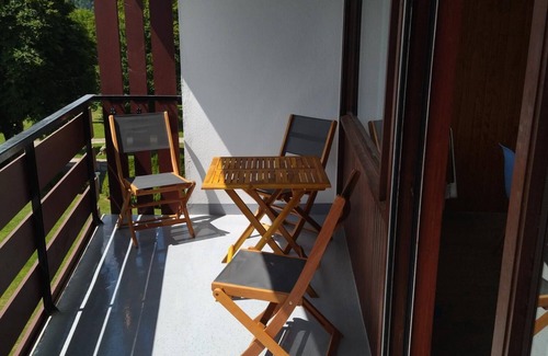 Jura Apartment | Joli Studio Pour 4 Personnes Dans Résidence Avec Piscine et Tennis