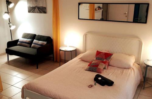 Saint-Lambert Apartment | Joli studio terrasse dans quartier saint victor