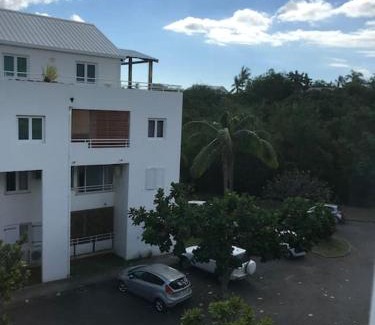 Boucan Canot Apartment | Joli T1 classe 2* avec balcon proche plages