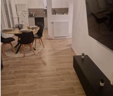 Le Pont-de-Claix Apartment | Joli T3 vue montagne - spacieux et cosy