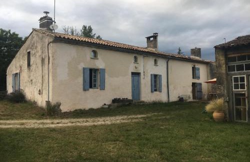 Leogeats House | Jolie maison ancienne adaptée aux petits groupes - Maison Peyri