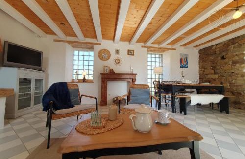 Guisseny House | Jolie maison en pierre avec grand jardin pour 6