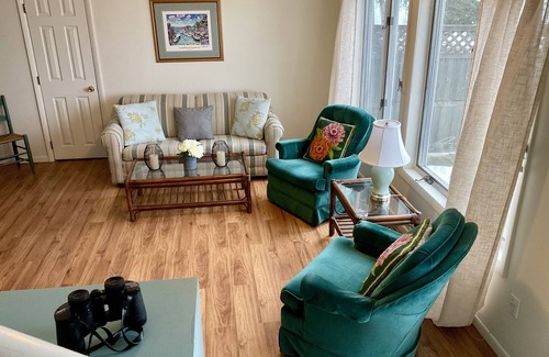 Lake Leelanau Condo | JOLLI-LODGE~Beach Resort in Leland