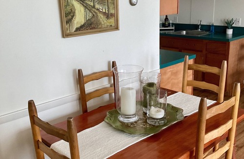 Lake Leelanau Condo | JOLLI-LODGE~Beach Resort in Leland