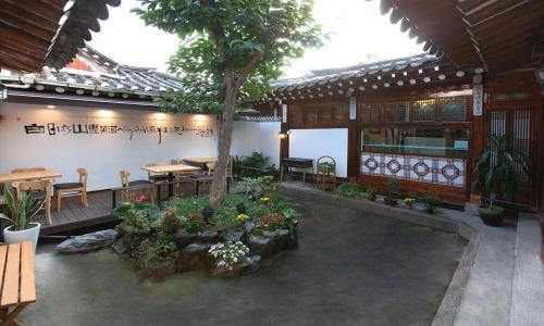 Hyehwa House | jonglo mokkoji guesthouse