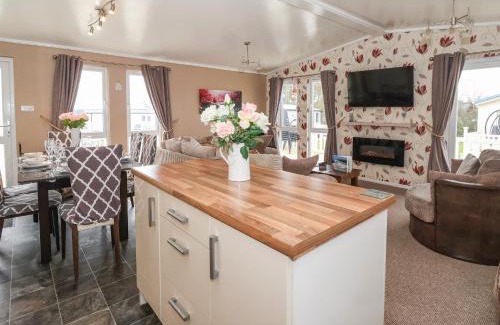 Cayton Bay House | Jonstone Pines