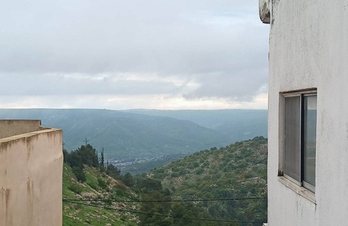 Umm Qais Apartment | Jordan umm qaies near to archaeological site big apartment second