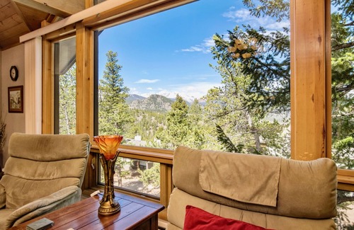 Windcliff Estates House | Jordan Vacation At Windcliff 3 Bedroom Home by RedAwning