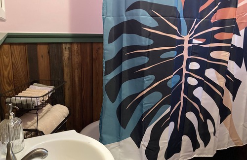 Saint Claude House | Josephine Suite: Jazz inspired Bywater house. 8 min away from the French Quarter