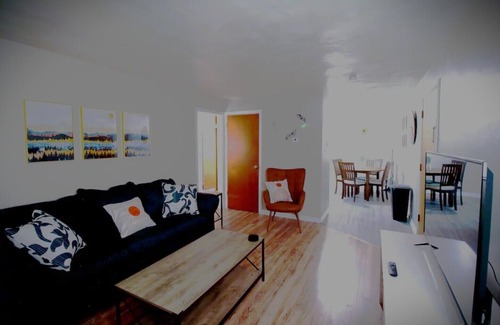 Fairborn Condo | Joshua Jet-Wing, Condo-minutes to Wright Patterson Airforce Base & WSU, WiFi, AC