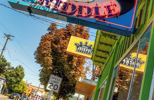 Belmont House | Joshua Tree Vibes in SE PDX - Local Bars & Food