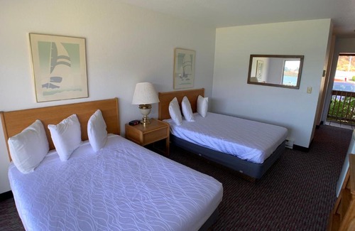 Gold Beach Hotel | Jot's Resort