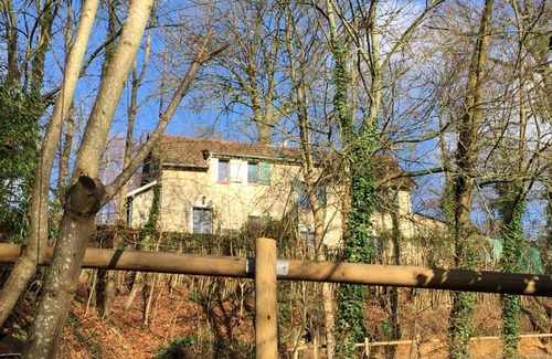 Jouy-en-Josas Apartment | Jouy La longère, proche Hec, Versailles, parking privé gratuit